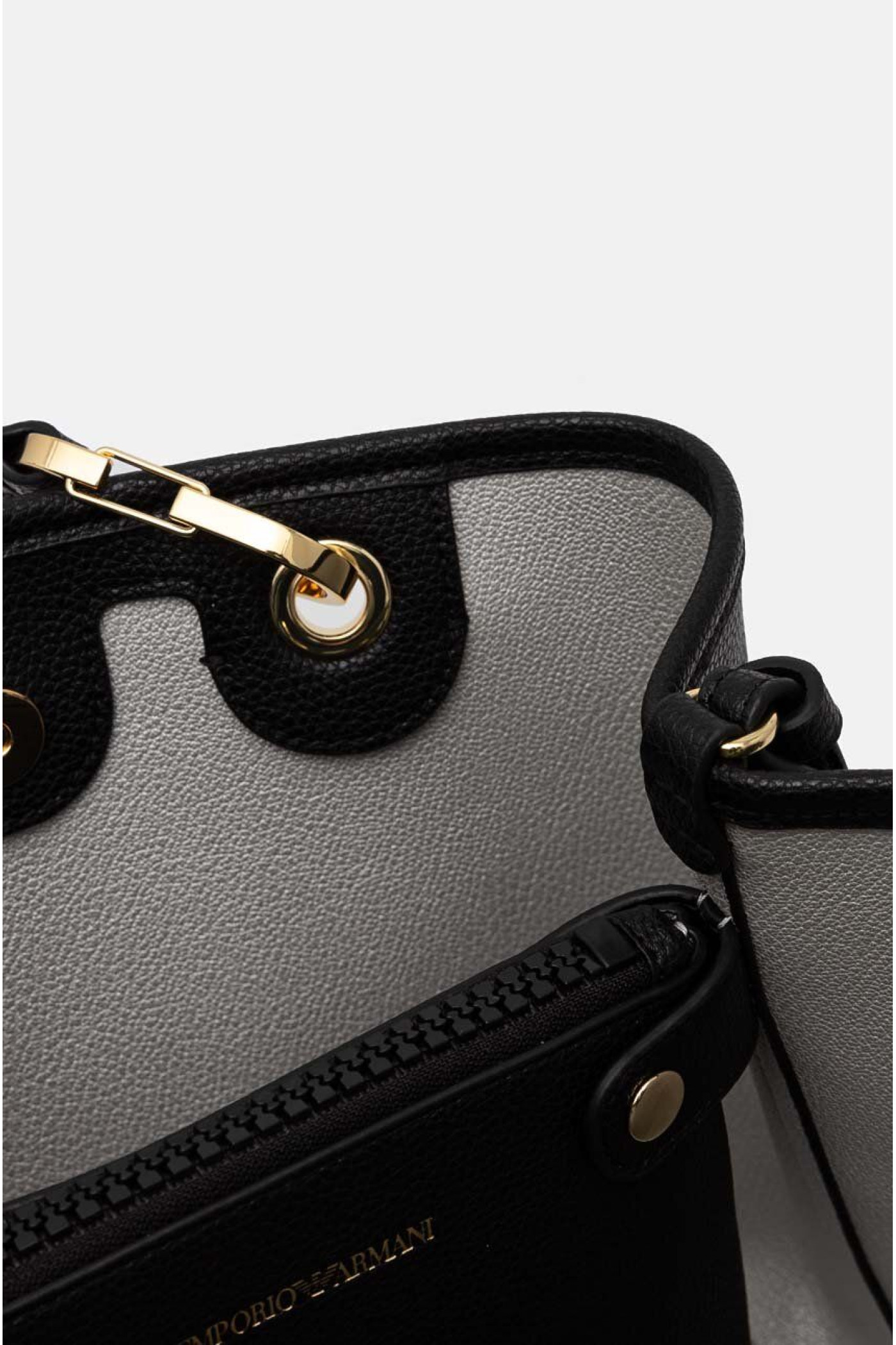 Сумочка Emporio Armani колір чорний