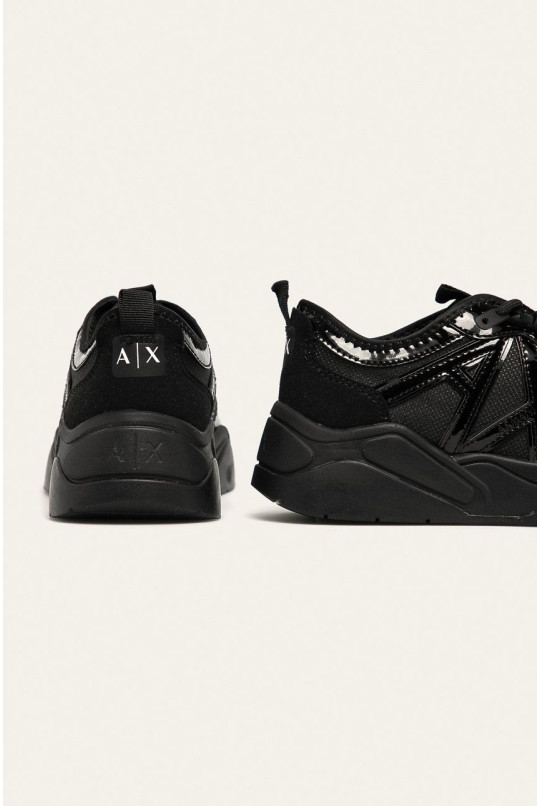 Жіночі чорні кросівки Armani Exchange